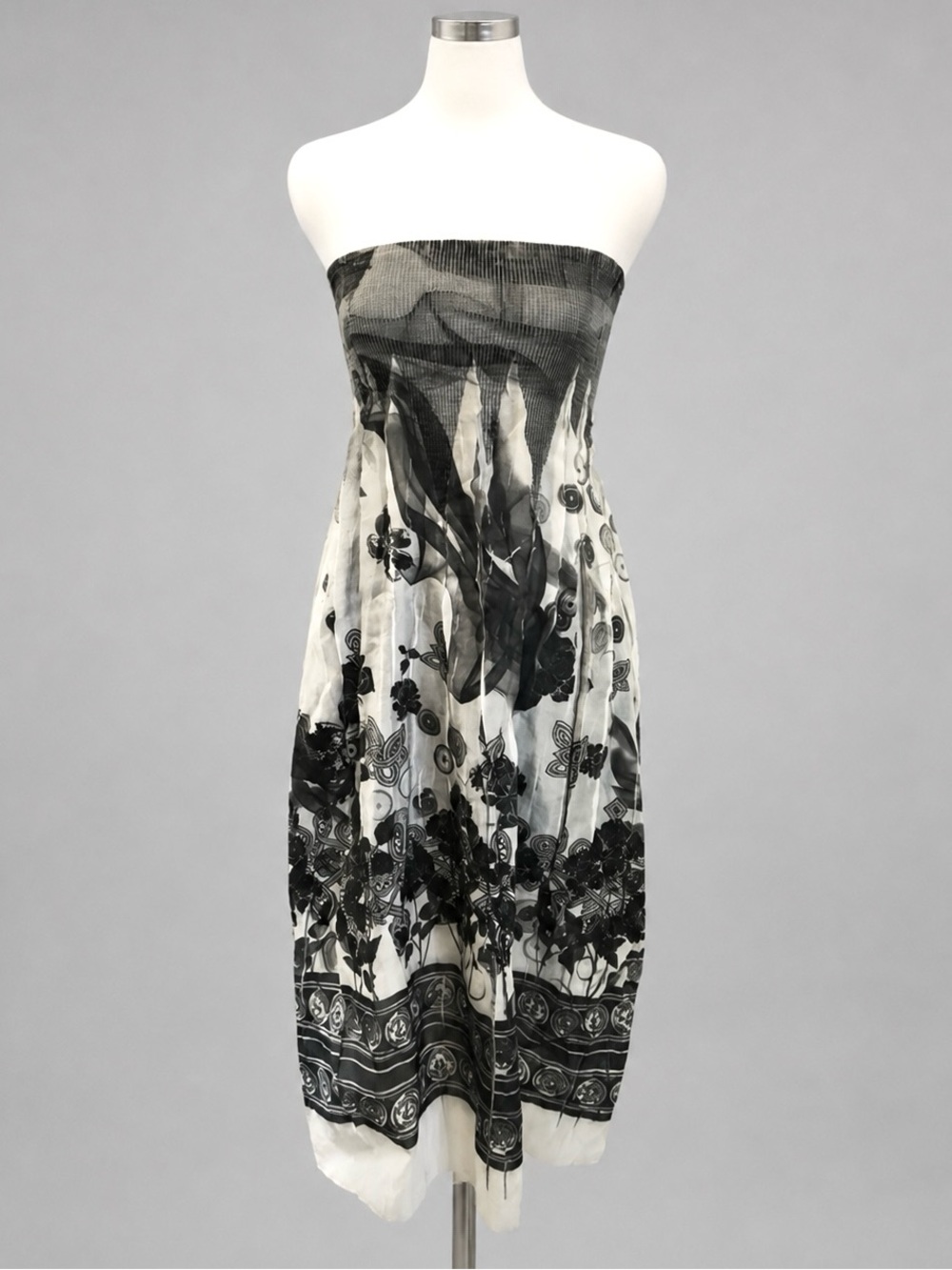 BoHo CHIC Floral Strapless 2 in one “Convertible" Dress or Skirt XS / SM
